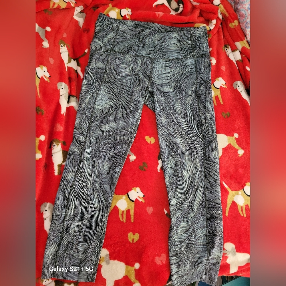 Lululemon cropped leggings size 10